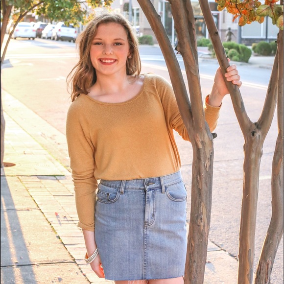 Meet your Posher, Abby - Picture 2 of 2